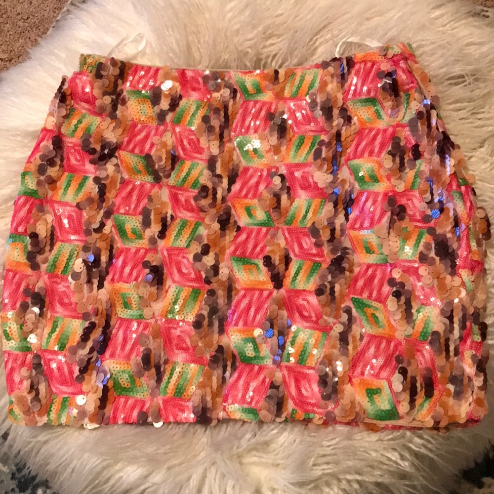 ADORABLE SEQUIN MINI SKIRT